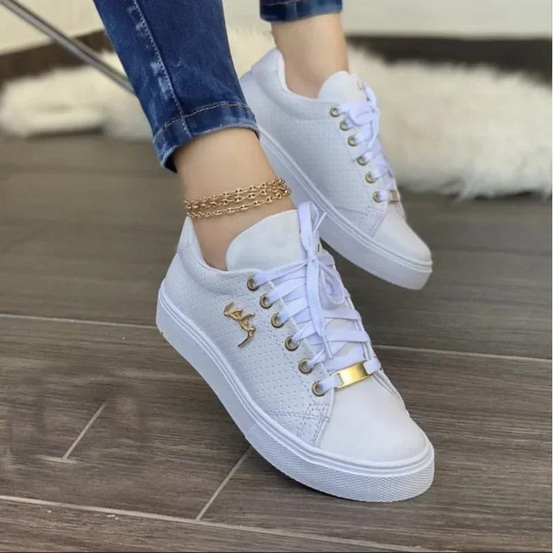 Bayan sonbahar yeni Retro düz kaymaz vulkanize ayakkabı açık koşu eğitmenler Lace Up yürüyüş Sneakers ayakkabı artı boyutu 43