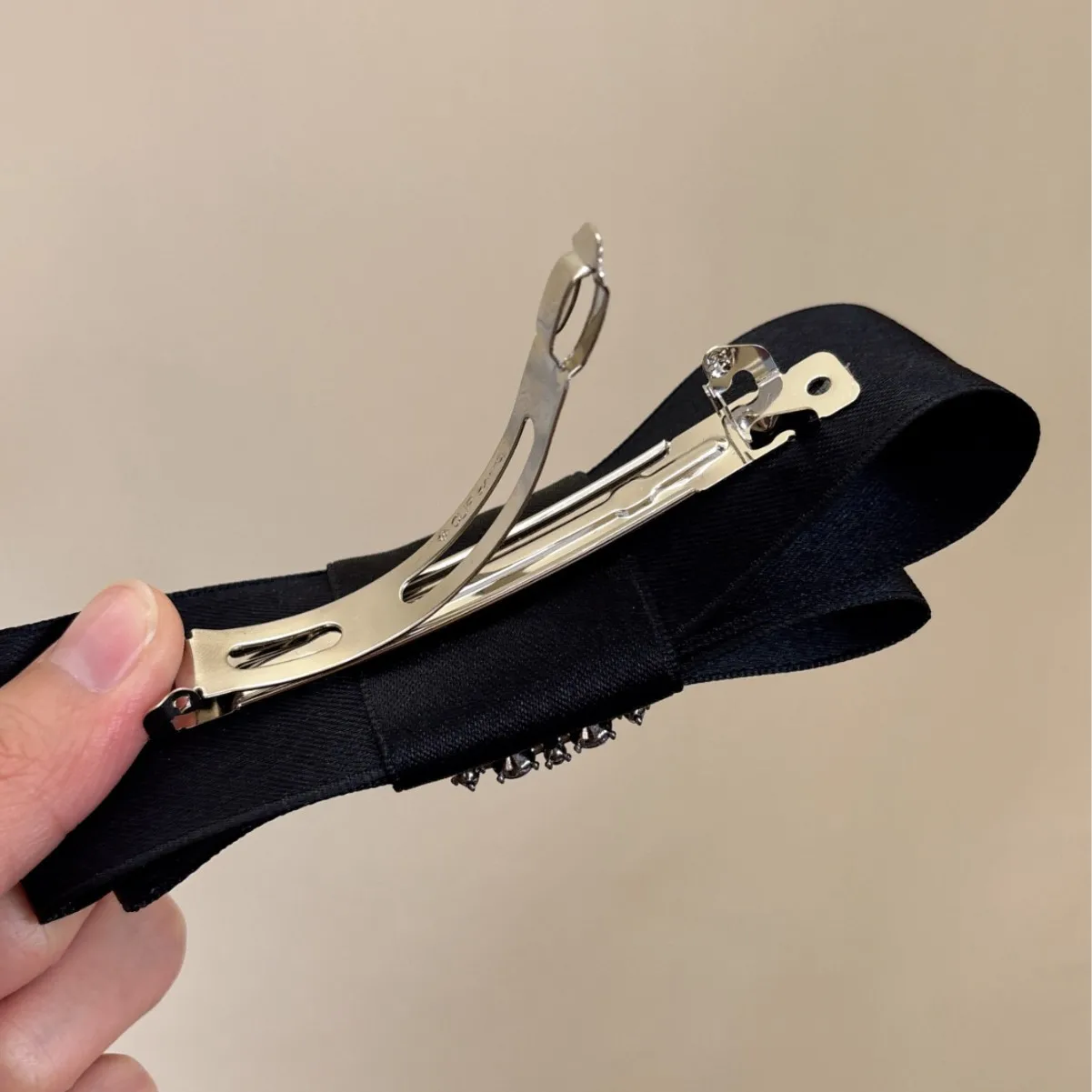 Koreańskie akcesoria do włosów Wysokiej klasy tkanina Art Bow Spring Clip Czarny aksamit Rhinestone Opaska na głowę Temperament Damskie nakrycia głowy — zdjęcie 7