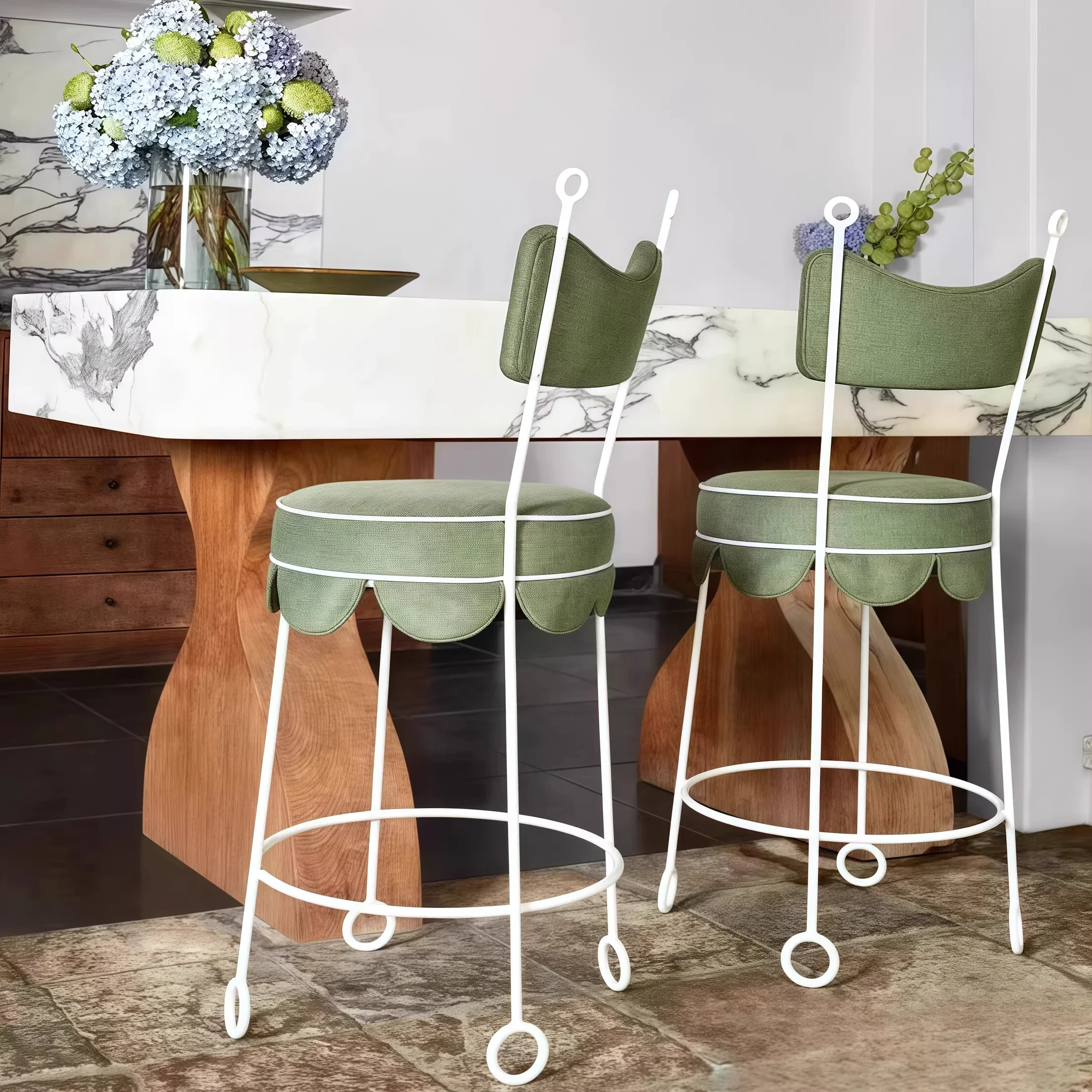 Modern fabric round bar stool, metal material, hotel style, suitable for family bars, with metal panels
