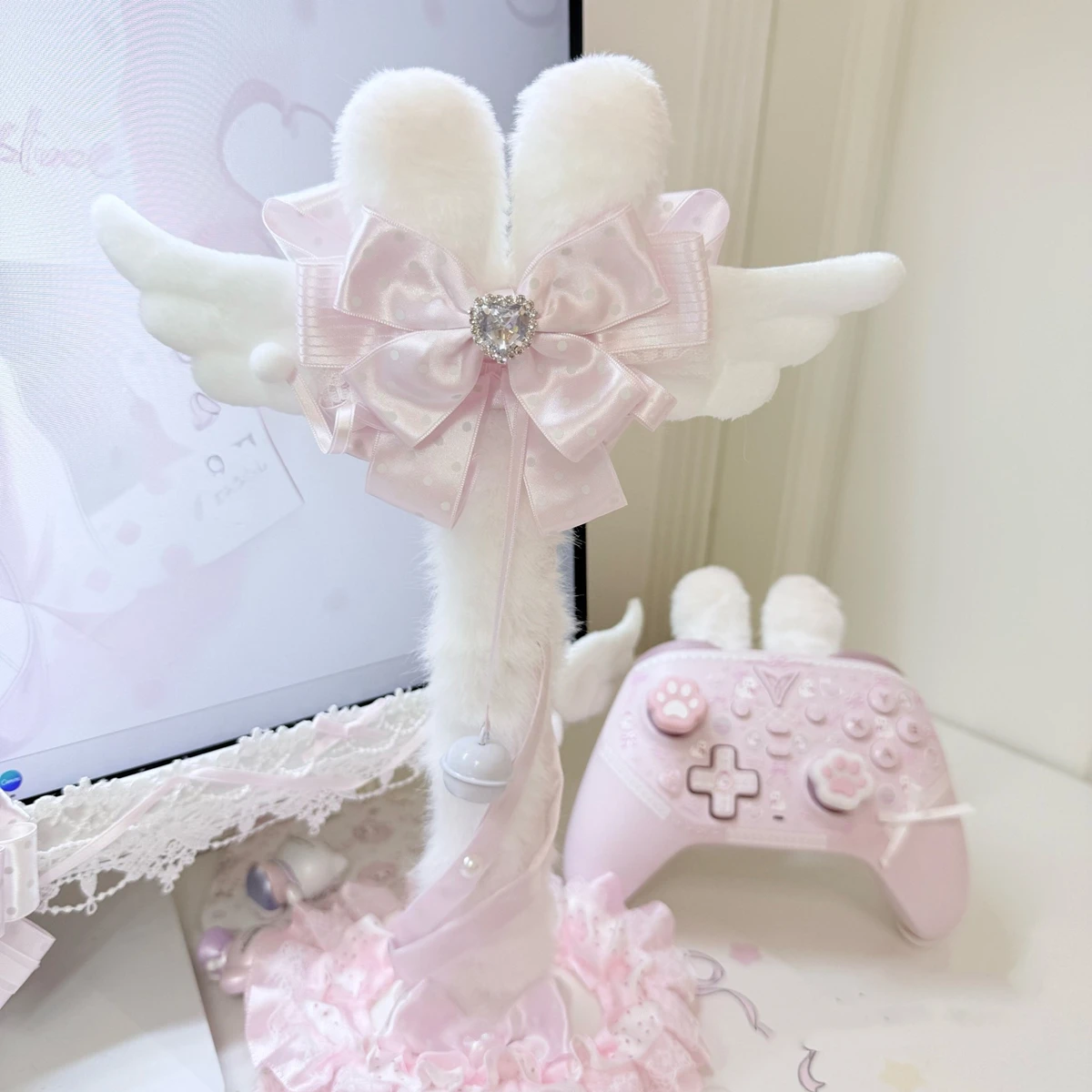 Cute Angel Wings Head Mounted Headphone Stand Custom New Pink Lace Bow Headset Holder Kawaii Desktop Decoration For Gaming