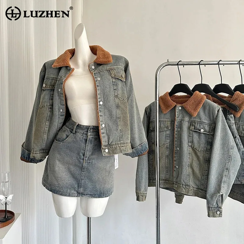 LUZHEN Fashion Street Wornout Retro Denim Jacket Lamb Wool Liner Warm Coat Mini Skirt Women's 2024 Winter Two-piece Sets AA2503