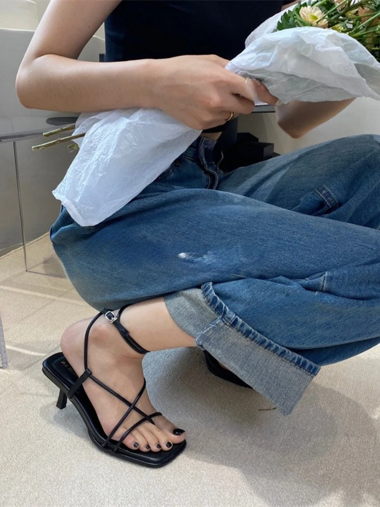 Cross Toe Hollow Out Shoes Office Lady Retro Thin Heels Sandals Casual 2022 Summer Beach Fashion Vintage Black Shoes Woman Korea