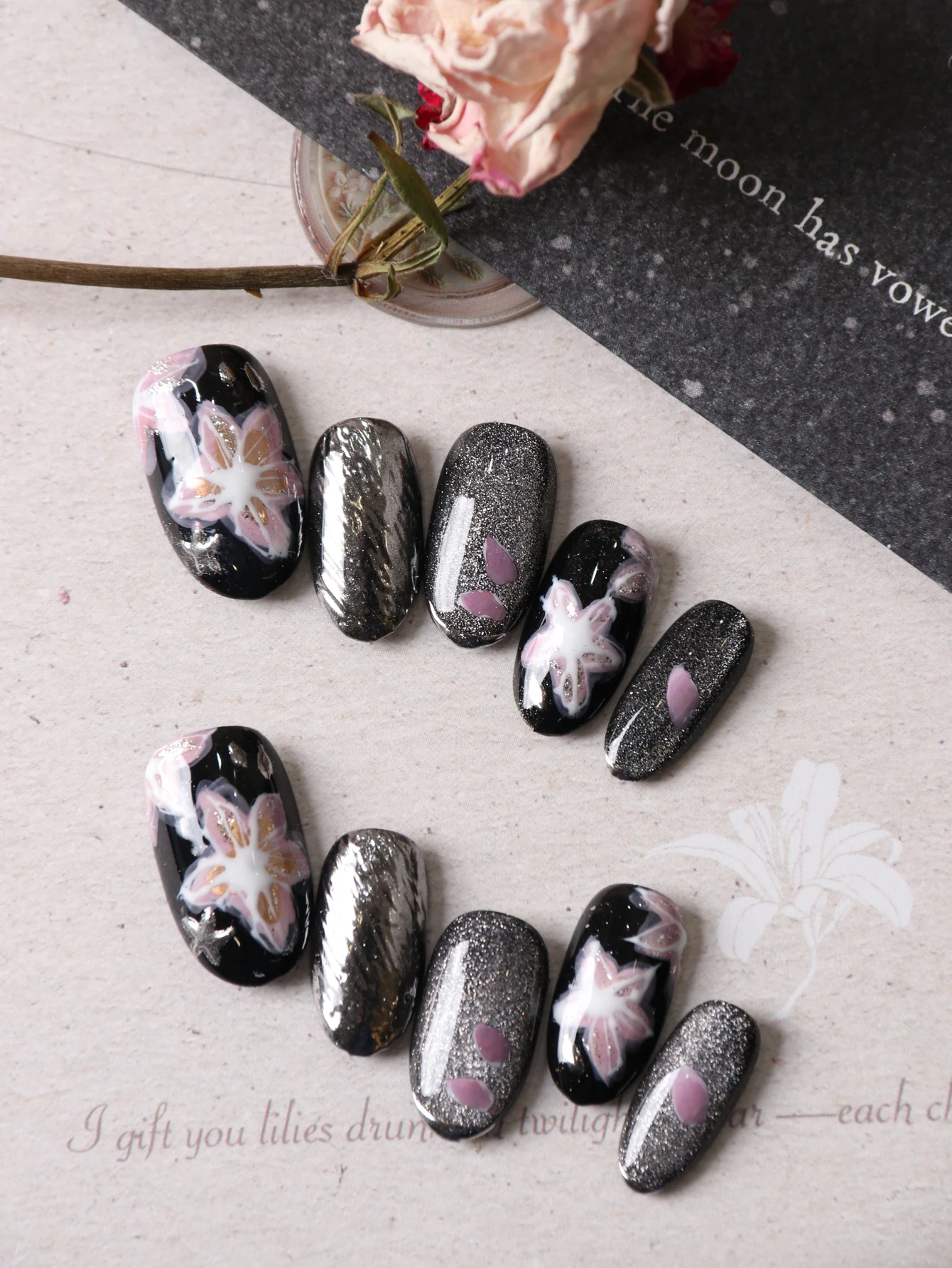 10Pcs Press on Nails Fake Nails Short Golden Cat's Eye Flash Diamond Bow Includes 1 Sheet of Adhesive Tabs & 1 Pc Mini File