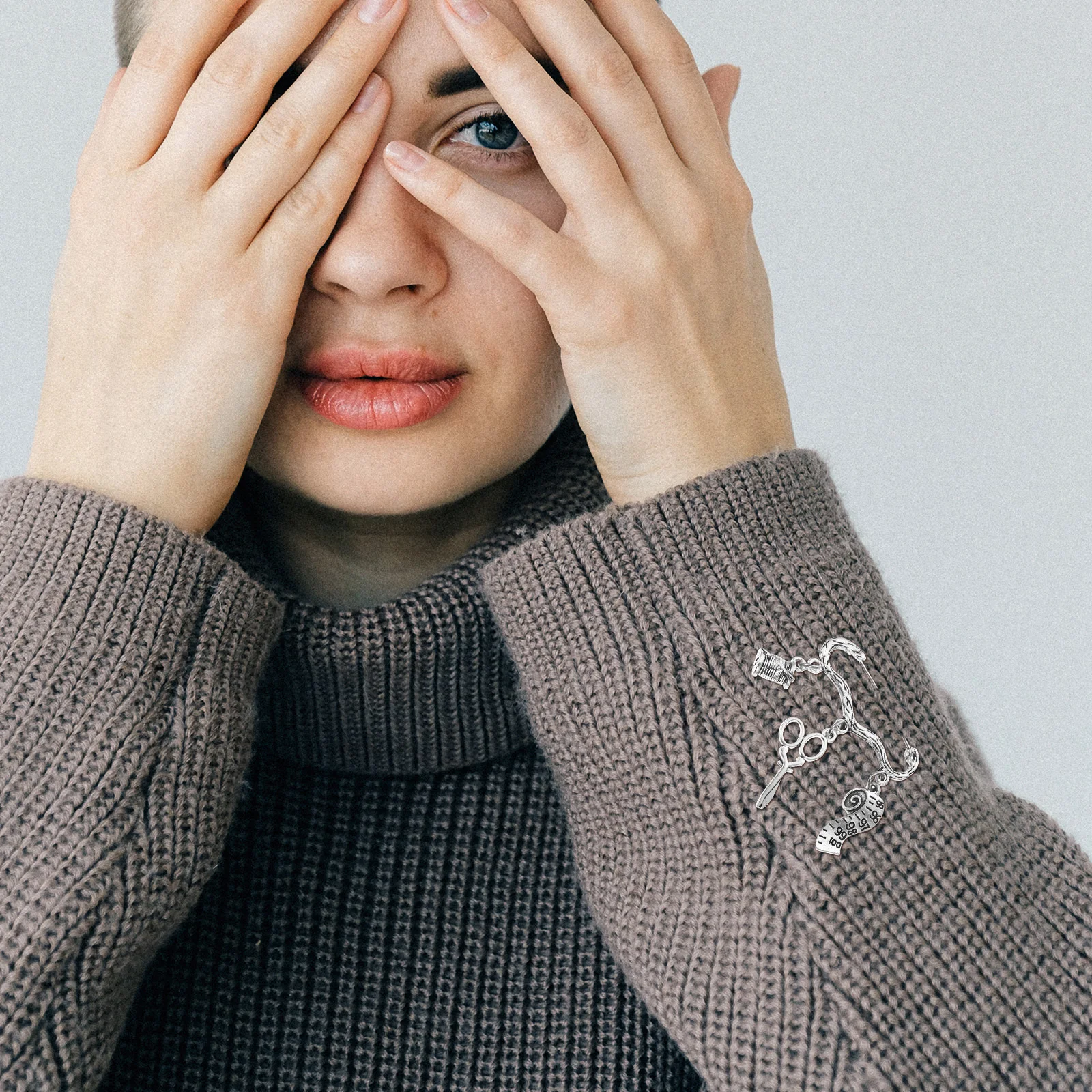 الفولاذ المقاوم للصدأ بروش الإبداعية الإناث دبوس الصدر الملابس ديكور حفلة موسيقية الشتاء الملابس زخرفة فريدة من نوعها الإكسسوارات