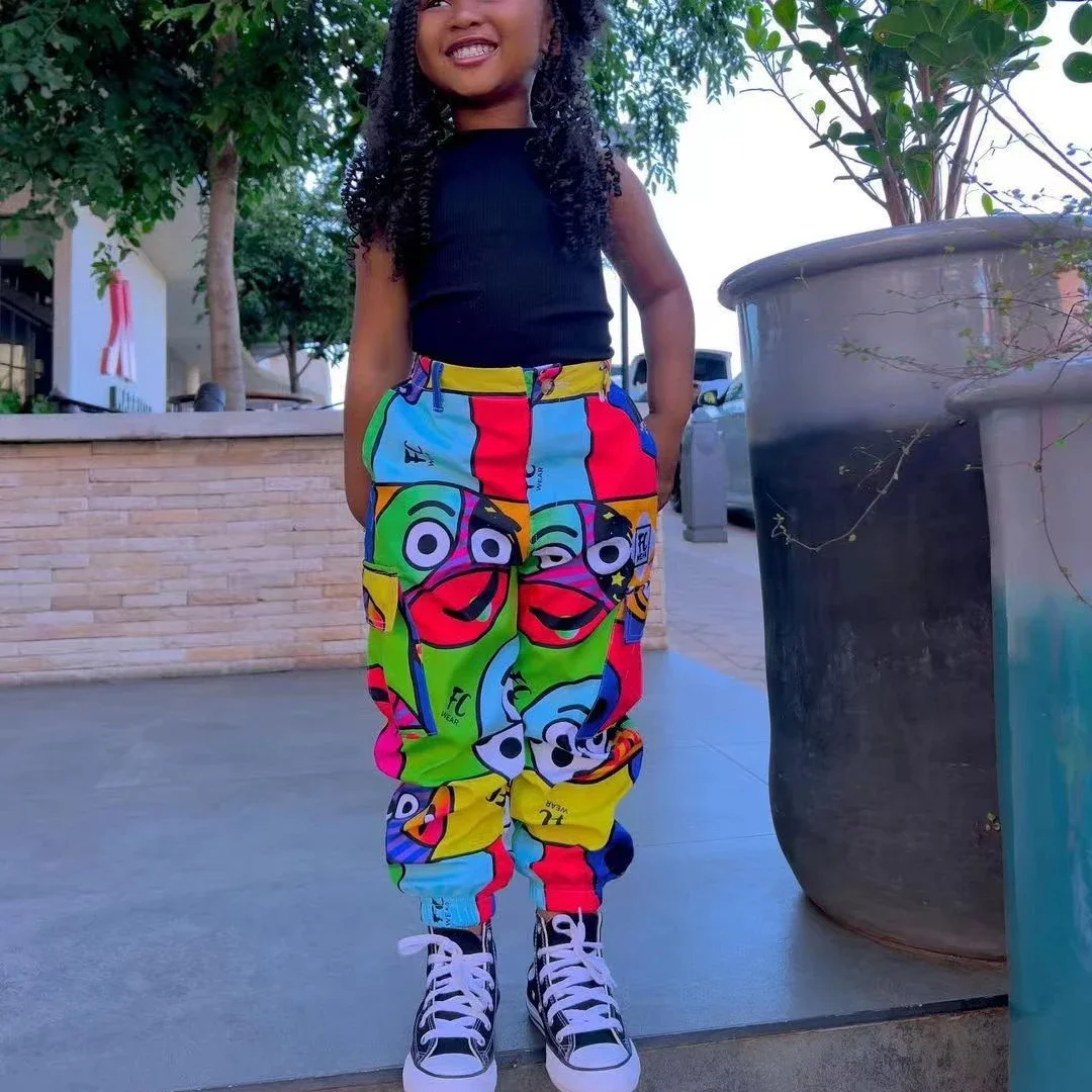 

New 2024 Summer Girls Clothes Sets Kids Solid Sleeveless Tops + Graffiti Print Pants Children Casual Clothing For 2-7 Years