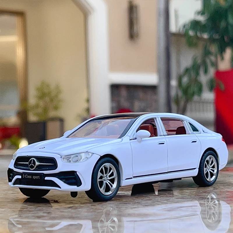 WELLY New 1:32 Benz E300 E-Class Alloy Cast Toy Car Model Sound and Light Children's Toy Collectibles Birthday Gift Ornaments