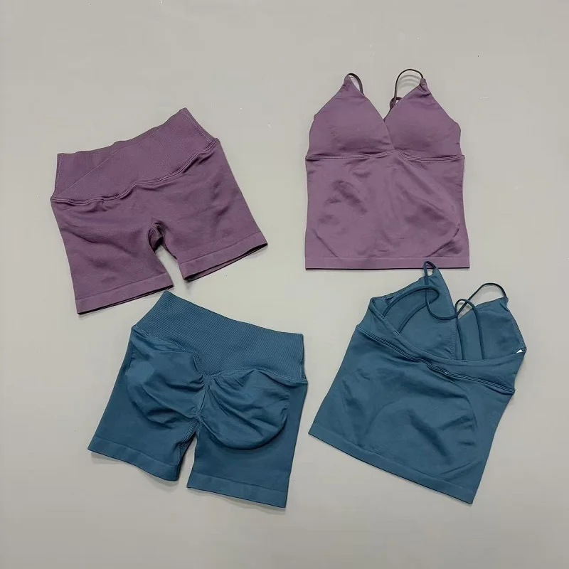 NCOYOE Damen-Gym-Set, nahtloser Yoga-BH mit V-Ausschnitt, Shorts mit Pfirsich-Po-Effekt, geeignet für Laufen, Training, Pilates, Fitness, Radfahren und Yoga.