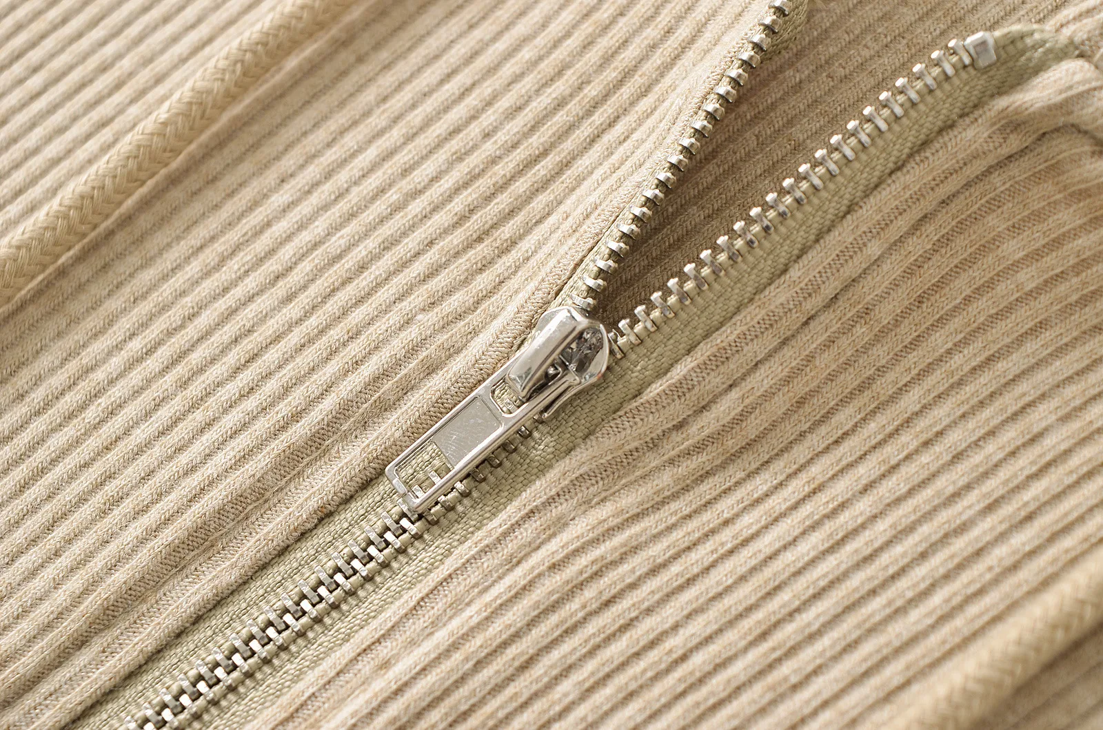 春秋用長袖ジッパー付きフードニットカーディガンとローウエストフレアパンツセット カジュアル女性用ニットスリム2点セット