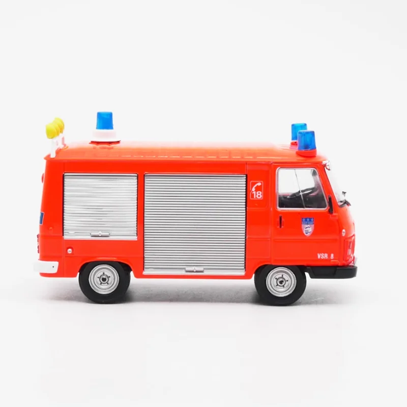 IXO Diecast escala 1:43 aleación J9 motor de bomberos Van modelo producto terminado juguete de simulación colección regalo pantalla estática