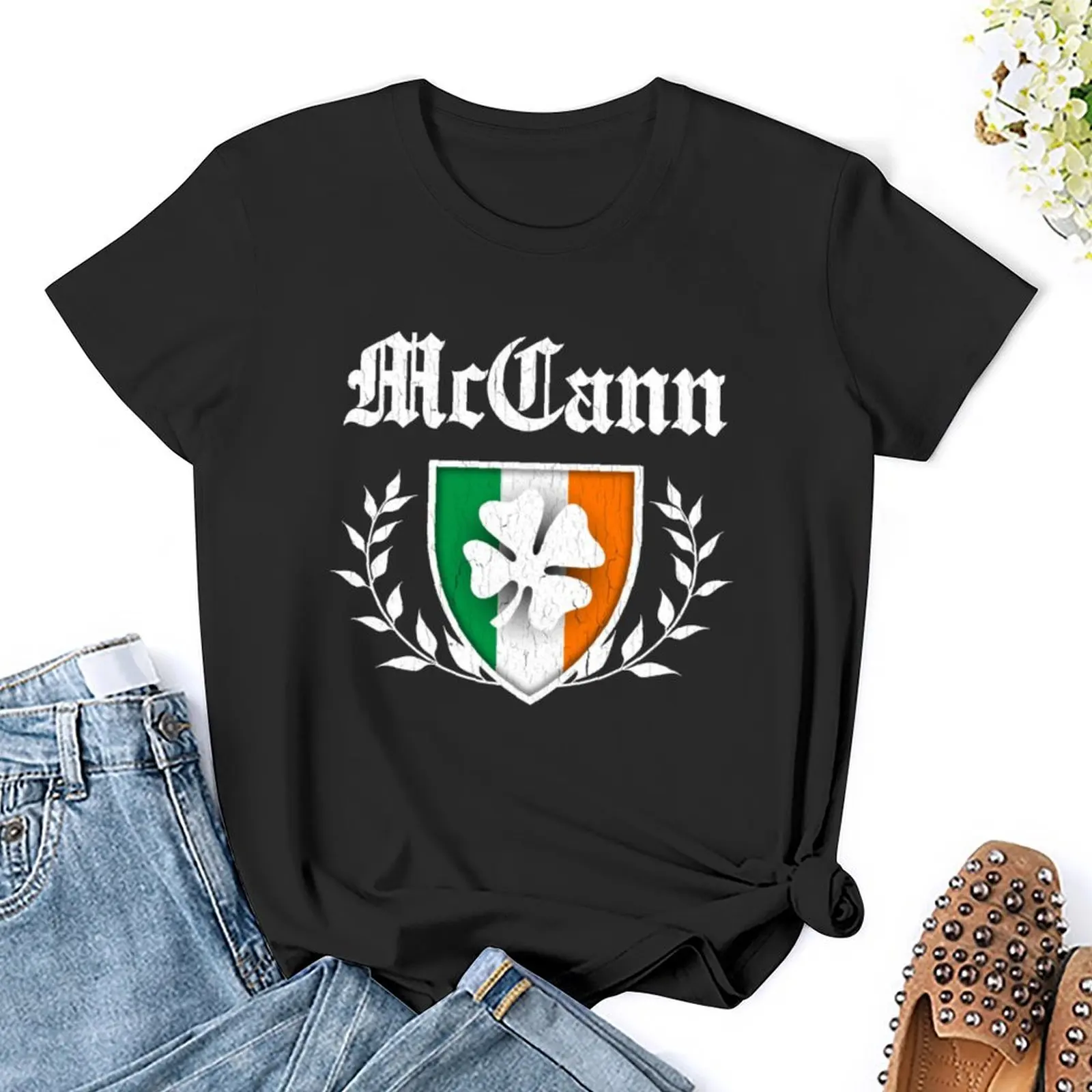 McCann keluarga Shamrock Crest (vintage distressed) kaus hewan cetak kemeja untuk anak perempuan Atasan kemeja kucing untuk wanita