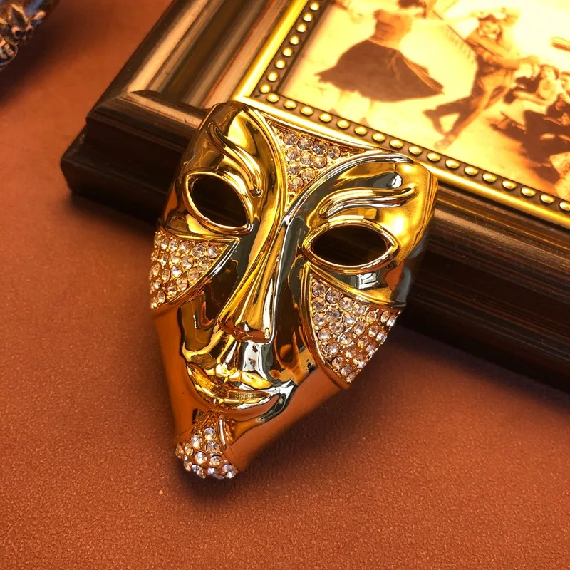 fashionable mask human face versatile plain gold inlaid rhinestones exquisite  elegant brooch