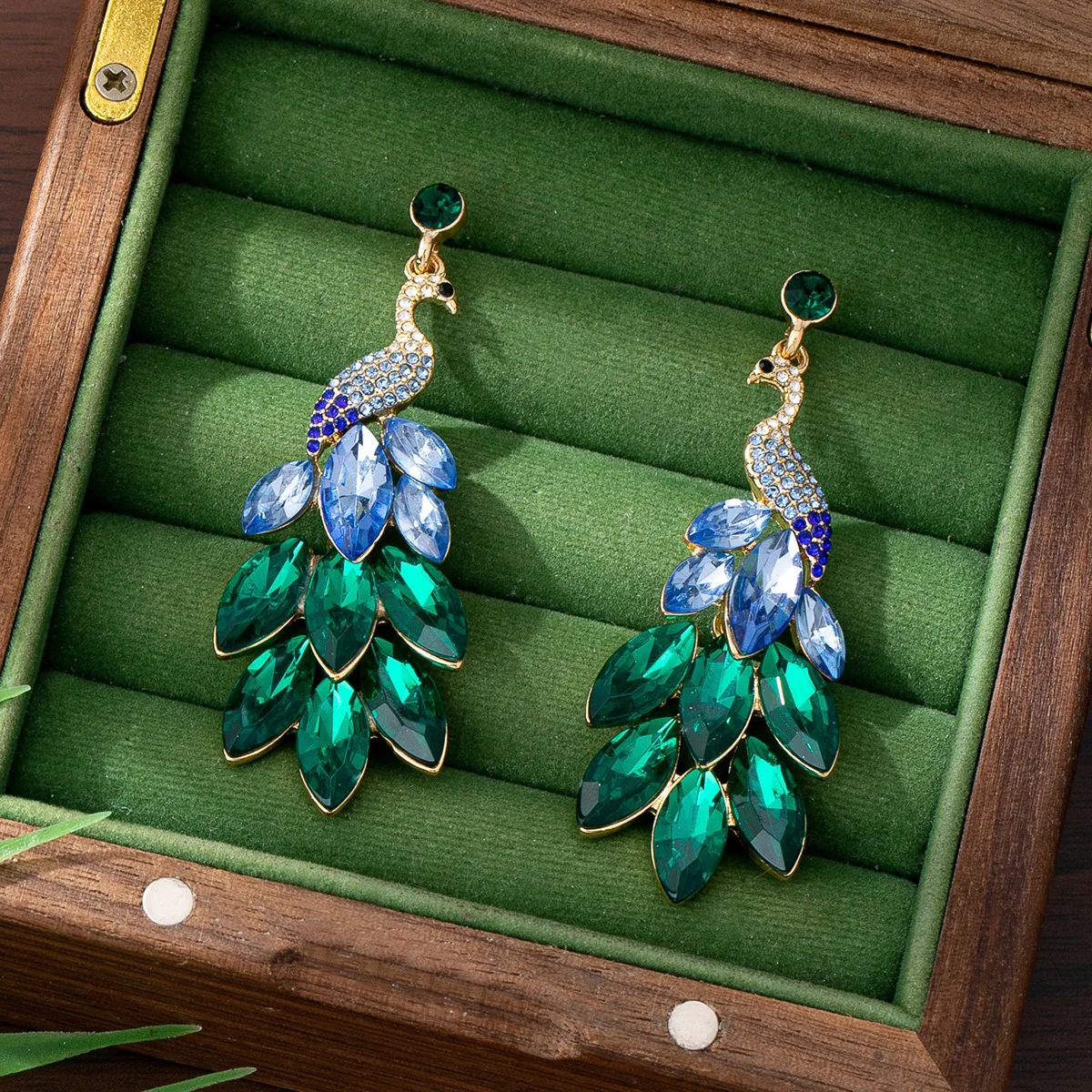 Retro Peacock Design Earrings | Sparkling Color Diamond & Blue-Green Gem Inlay | Luxurious Eye-Catching Ear Jewelry for Fashion