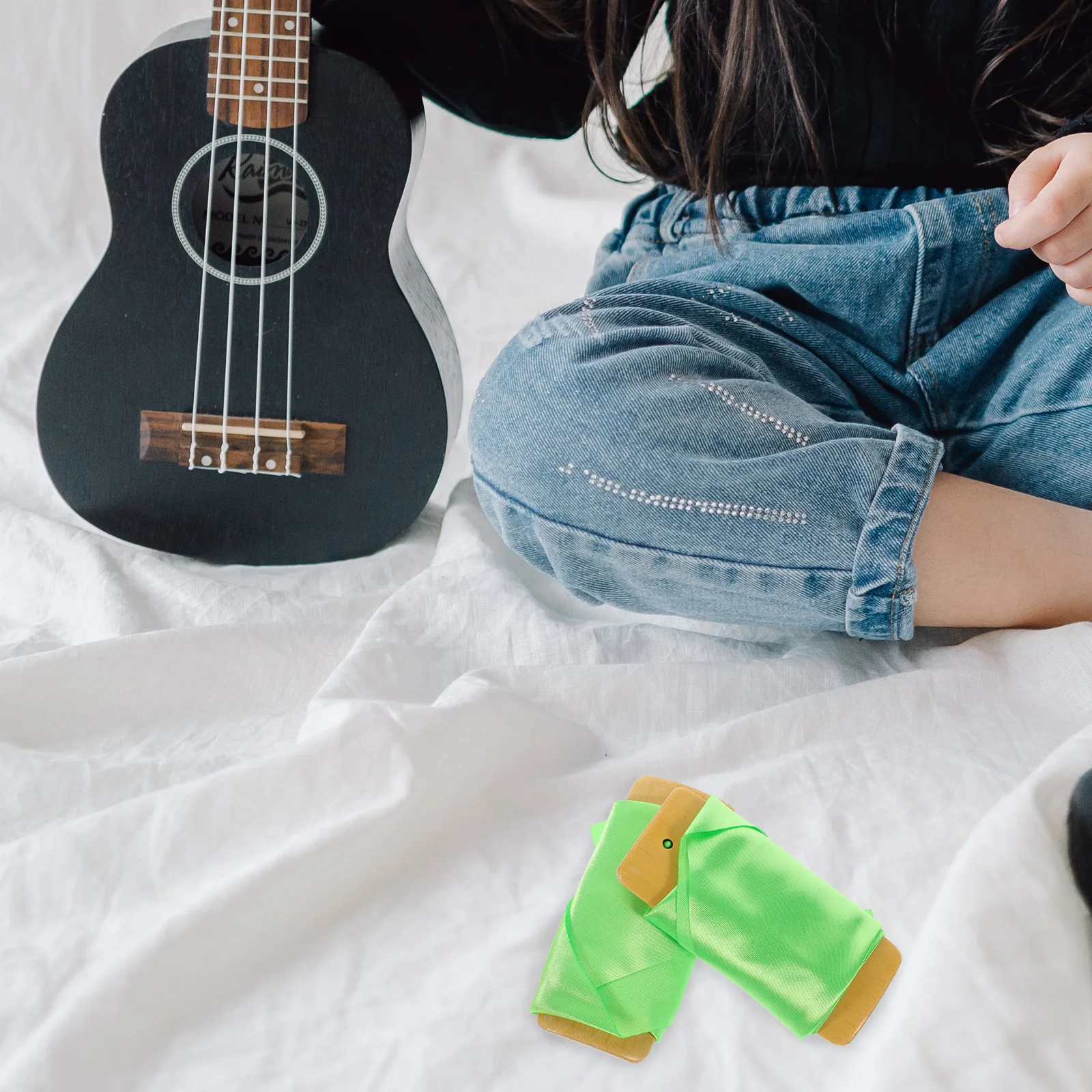 

Green Silk Musical Instrument Finger Castanets Percussion Bamboo Clappers Hand Instruments for