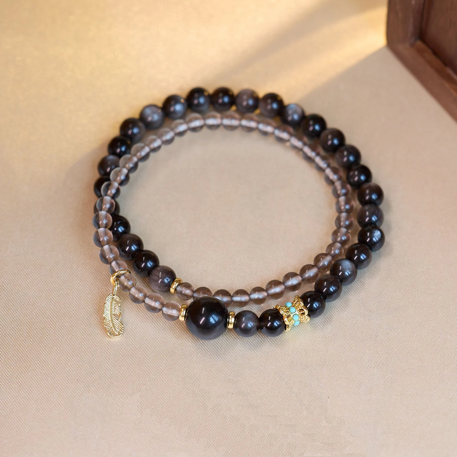 

Natural 4MM Ice Obsidian&6MM Silver Obsidian Double Loop Beaded Strand Women's Bracelet Gold Plated Copper Feather Pendant 1635