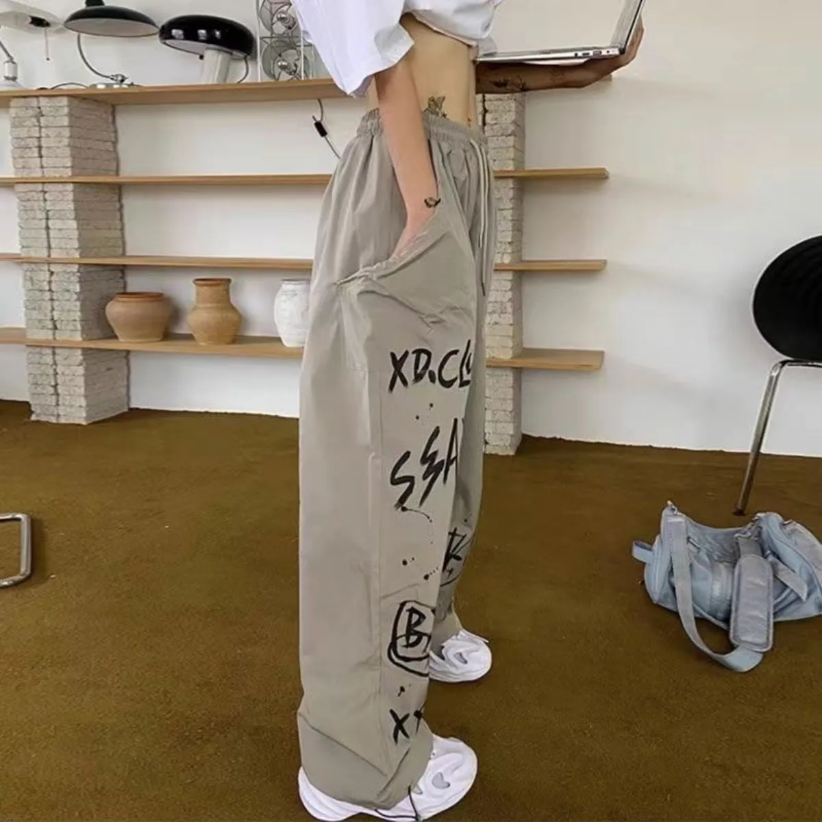 Pantaloni sportivi Street Hip Hop Graffiti Primavera ed estate da donna Nuovi pantaloni casual a gamba larga larghi e alla moda Arredamento per la casa