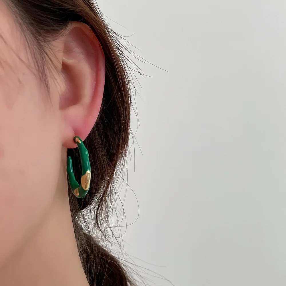 Minar Minimalist Black White Yellow Green Color Enamel C Shaped Earring for Women Gold Polka Dot Hoop Earrings Casual Jewelry