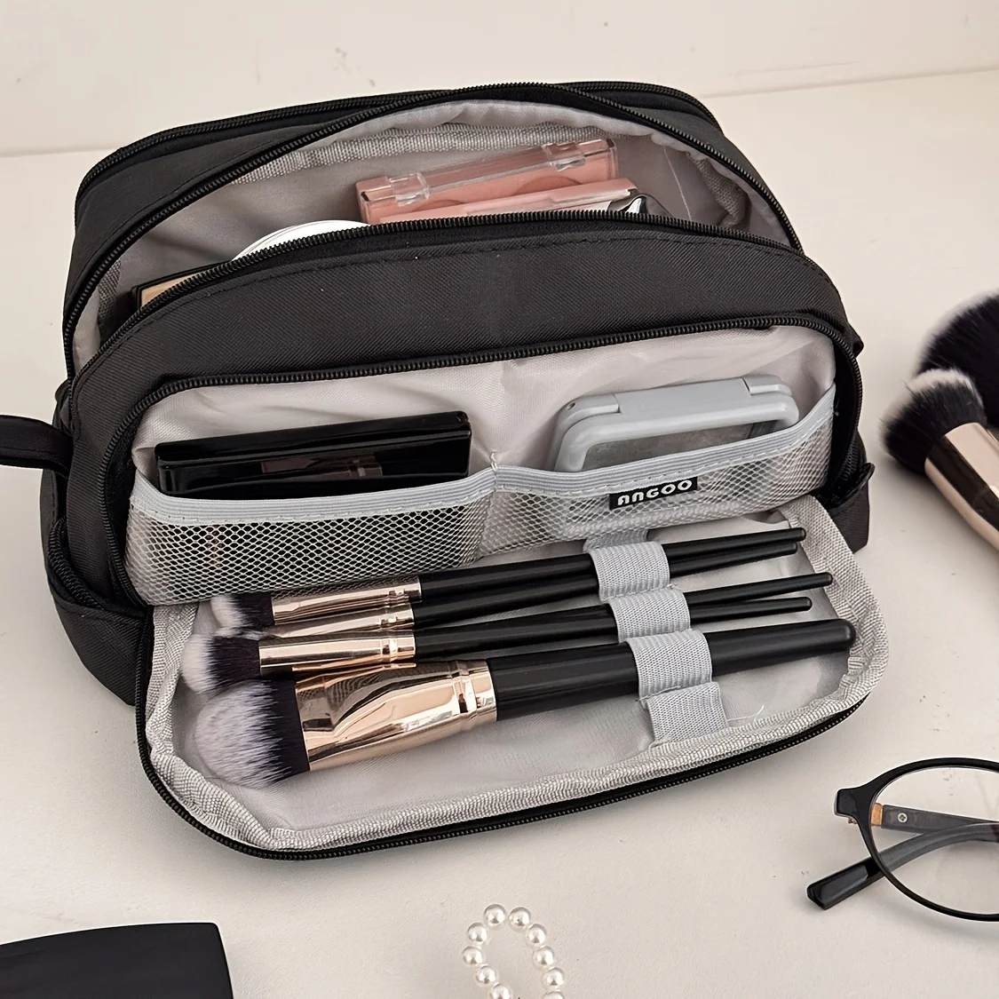 Tragbare 3-Schicht-Reise-Kosmetiktasche, Kosmetik-Organizer mit großem Fassungsvermögen und Fächern, niedliche Aufbewahrungstasche für Frauen. – Detail 8