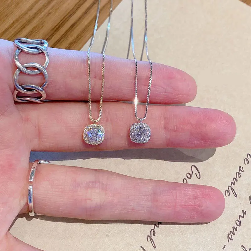 

Precision Silver Diamond Necklace, Small Square Diamond Necklace, Women's Light Luxury, High-end Feeling, Collarbone Chain