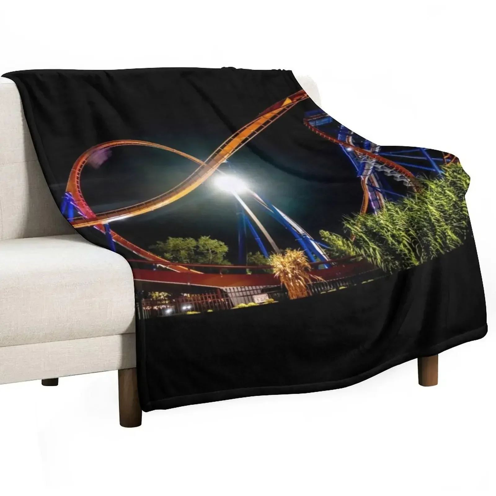 Cedar Point Sandusky Ohio Valravn Roller Coaster - 2021 Throw Blanket Bed christmas gifts Blankets