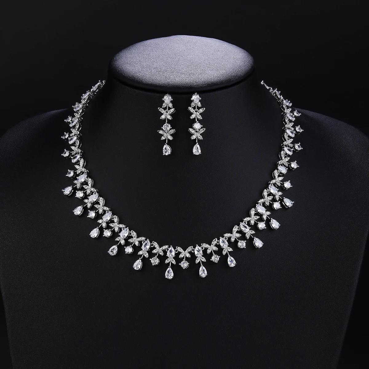 

Elegant White Cubic Zirconia Bridal Jewelry Set Ladies Party Wedding Necklace And Earrings Set CN10492