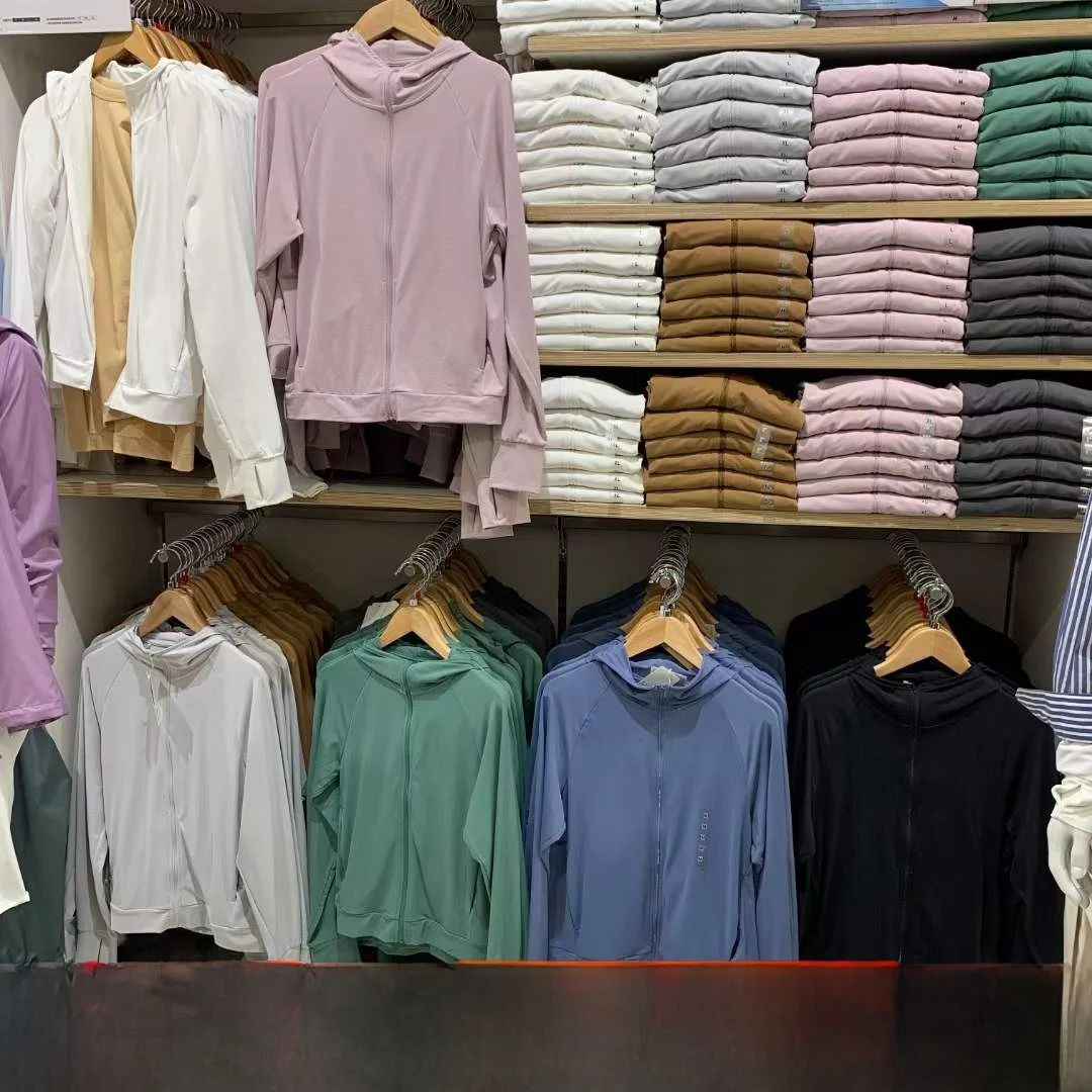 

Lightweight Breathable UV Protection Zipper Hooded Men's Women's Summer Faion Outerwear Single Piece Long Sve Regular Le...