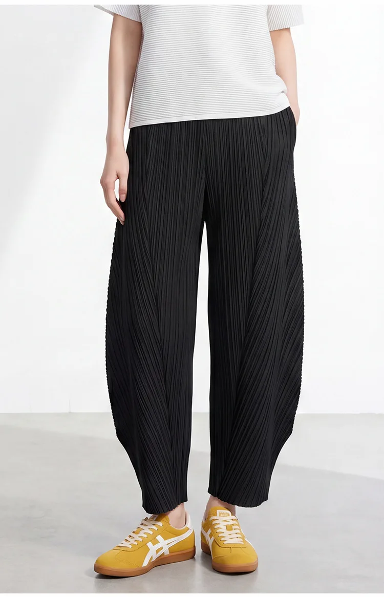 GVUW Solid Color Versatile Casual Pleated Pants Women's High Waisted Elastic Loose Straight Trousers 2026 Summer New 17S3807