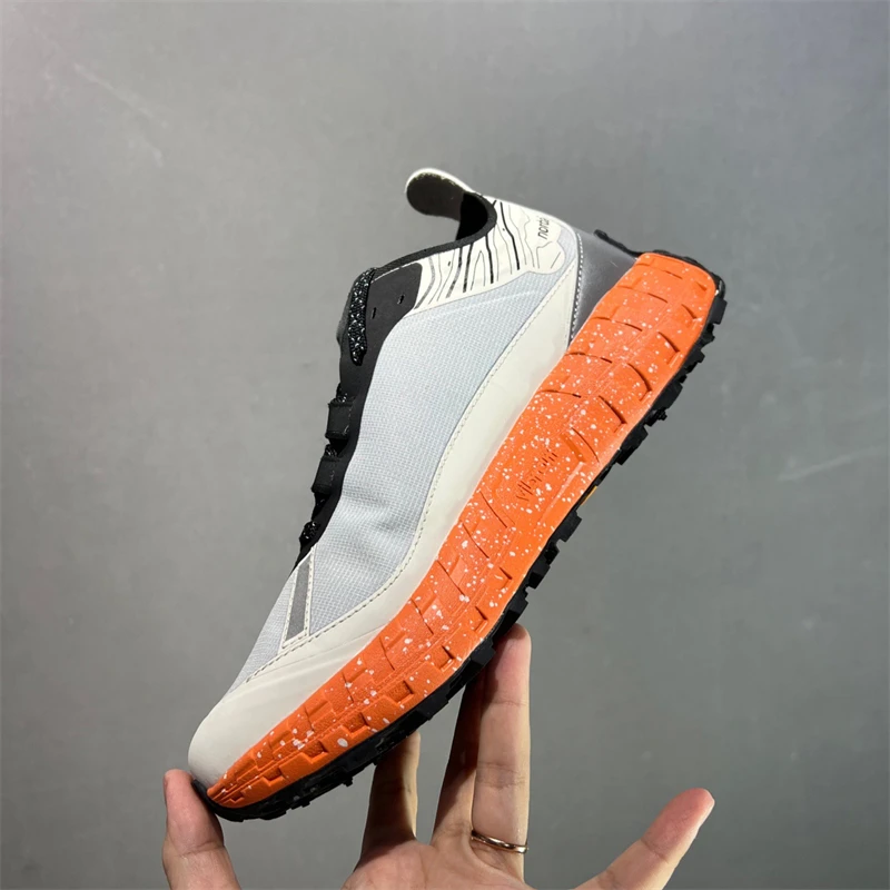 

BootsBreathable racing running shoes, upgraded mesh holes, fresh for racing