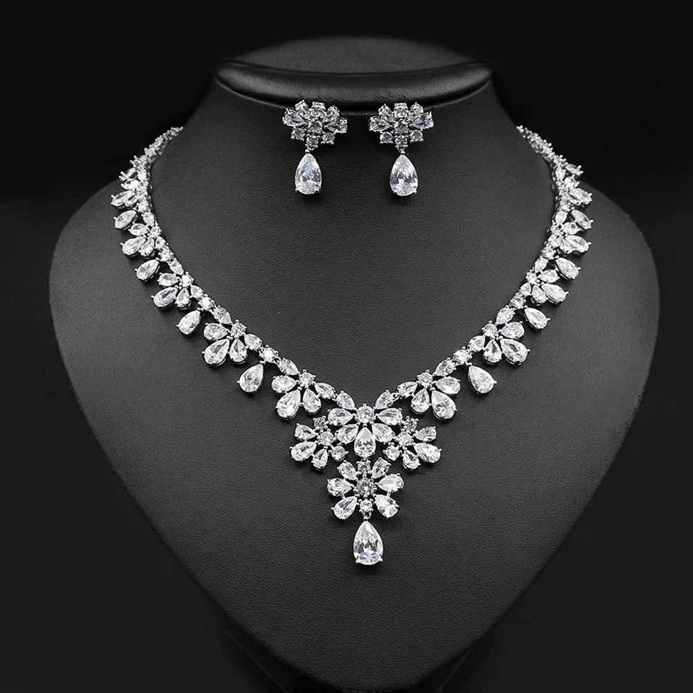 

European and American Romantic Cube Zirconia Necklace Earring Set for Women's Weddings