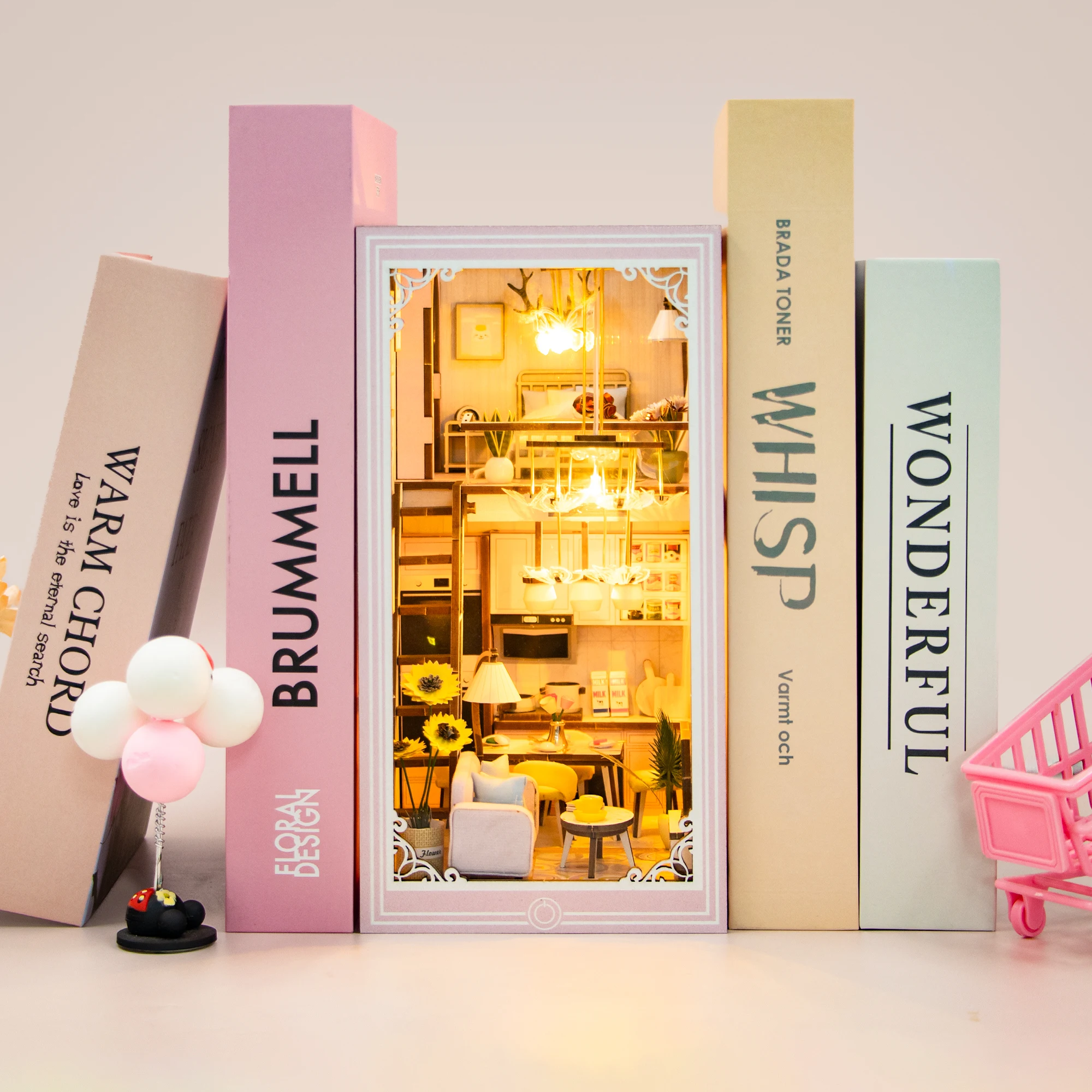 DIY Book Nook Drewniany miniaturowy zestaw modeli do składania Księżniczka Różowy Loft Casa Bookend 3D Puzzle Bookshelf Home Decor Przyjaciele Prezenty urodzinowe