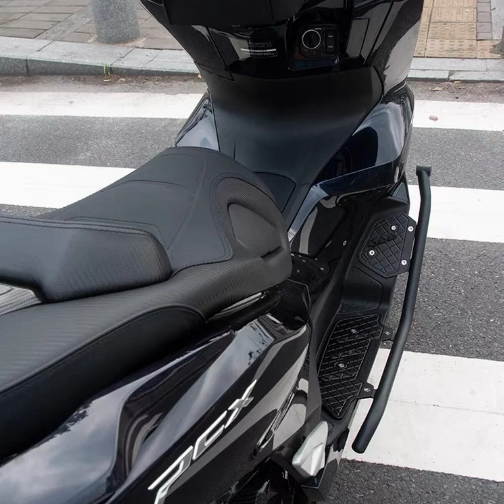 For PCX160 models 20-25, upgrade with accessory guard bars, foot pedals, aluminum alloy and stainless steel bumpers