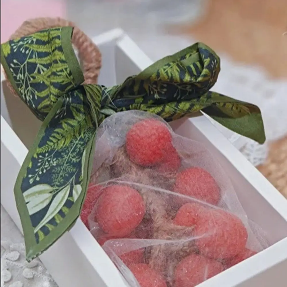 

Portable Simulated Lychee Cold Soap Rich Foam Gentle Cleansing Soap Can Be Cut Hanging Handmade Soap for Shower