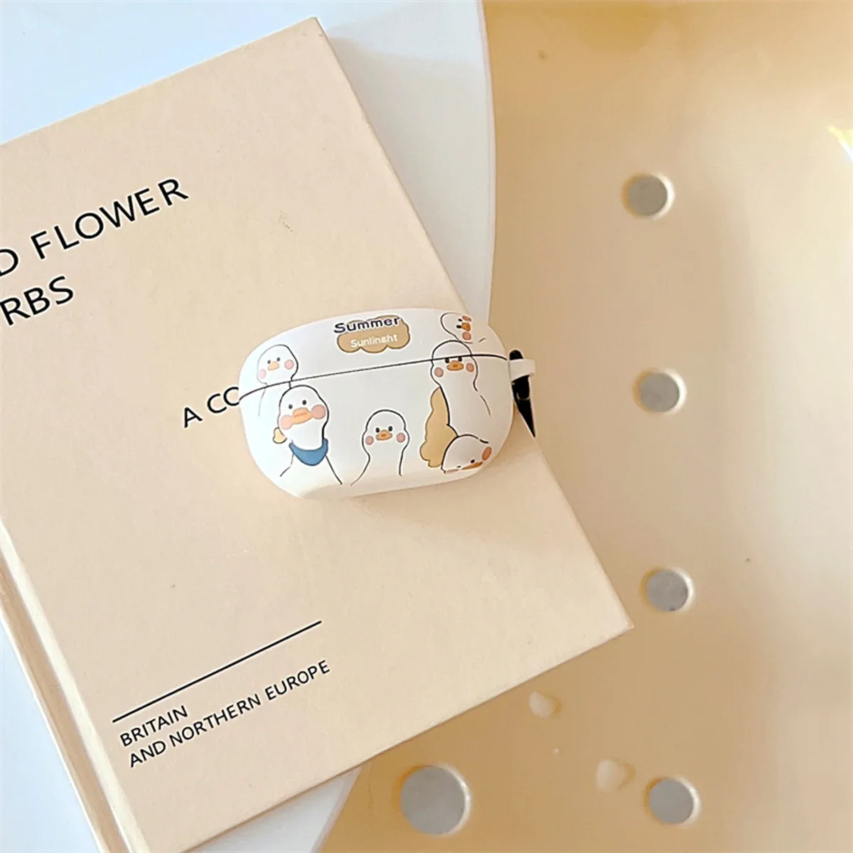 Funda protectora con dibujos animados para auriculares, carcasa con pegatinas de cristal de pato Kawaii, con gancho, WF-1000XM5 para Sony, novedad de 2023