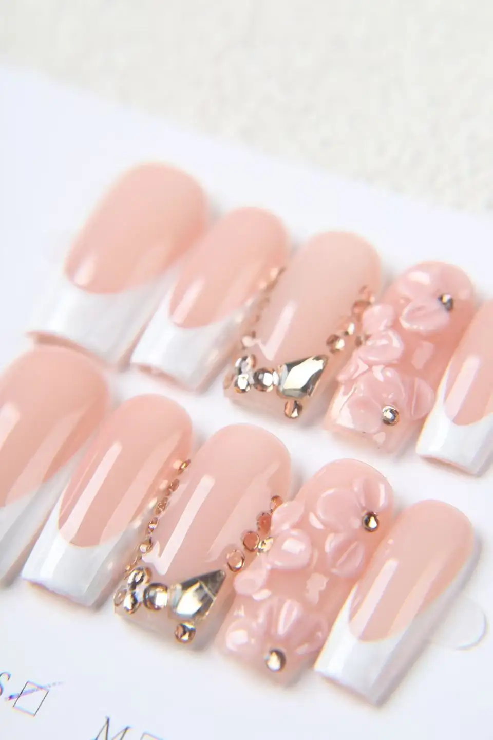 10-Piece Set of Nude Pink French-Style Press-On Nails — These Medium-Length, Rectangular Artificial Nails Feature 3D Pink Floral