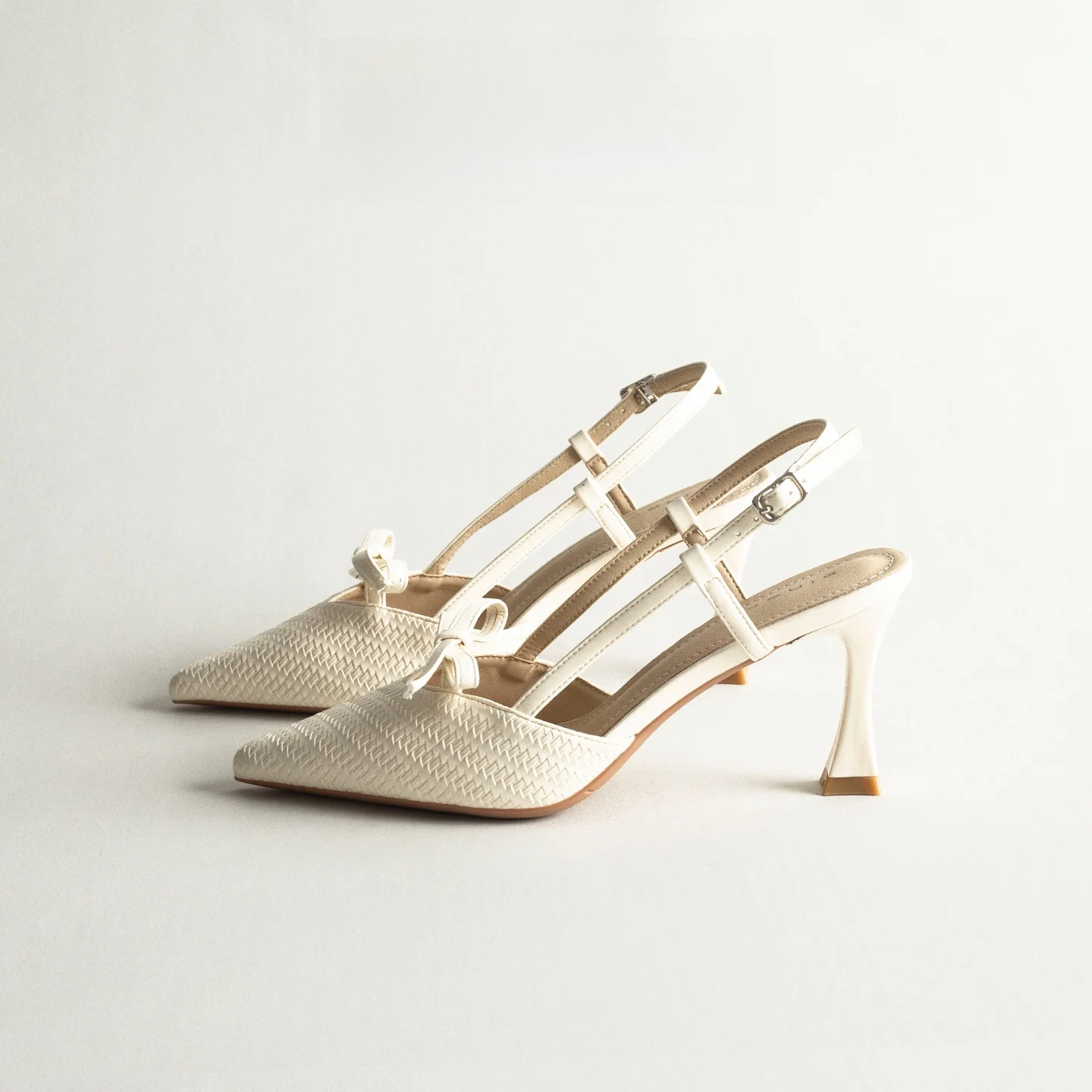

Retro Knot Pointed Toe High Heels Women's Versatile Thin Heel Elegantly Soft Sandals Breathable Spring Summer Shoes