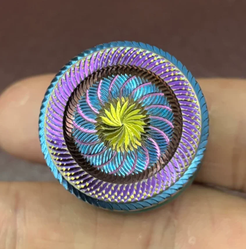 Used EDC TW&Nils Titanium Carving button 24.5mm * 18mm Stress Relief Toy Haptic Spinner Fingertip Gyroscope Decompression Toys