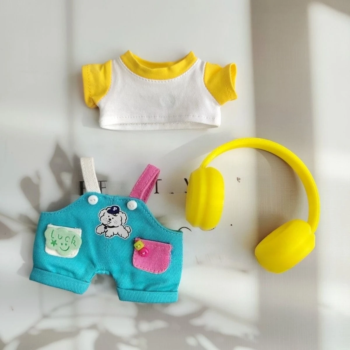 17cm Ubranka dla lalek mini z kreskówek, akcesoria do koreańskich lalek Kpop Exo Labubu II Idol, ubrania na imprezę, ogrodniczki do siedzenia
