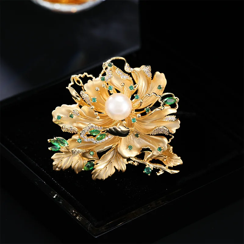 Luxurious Elegant Peony Flower Brooch Freshwater Pearl Light Luxury High-end Fashionable Banquet Dress Flower Brooch Accessory