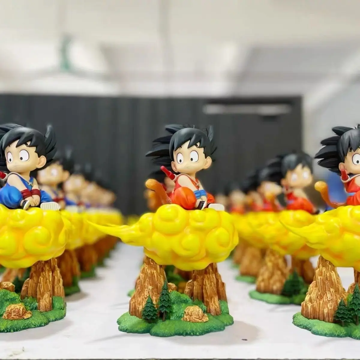 

21cm Dragon Ball Goku Anime Figure Kid Goku Cloud Action Figurine PVC Statue Model Collection Toy Xmas Desk Decoration Doll Gift