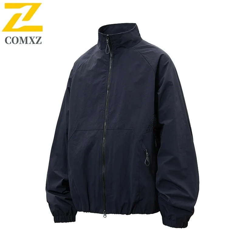 سترة COMXZ 2025 للرجال للتنقل الحضري للخريف قابلة للتنفس وياقة واقفة فضفاضة تناسب معطف خارجي متين مقاوم للماء