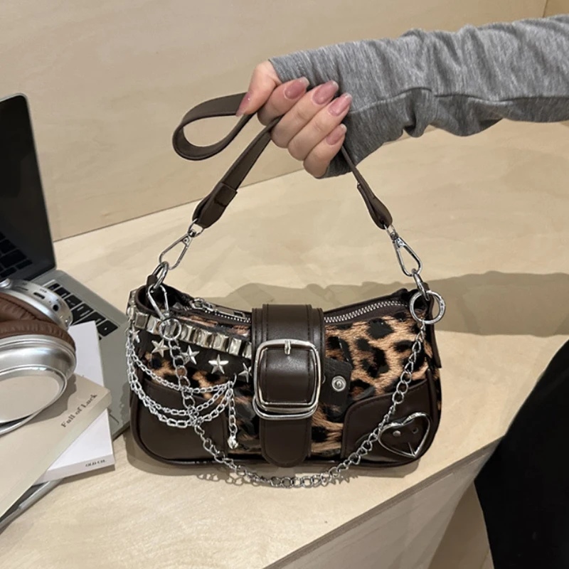 Y2k Mädchen-Umhängetasche mit Nieten und Leopardenmuster, Handtasche im Motorrad-Stil mit Metallnieten und Gürtelschnalle, Damen-Umhängetasche – Detail 14