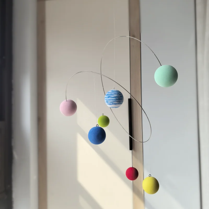 

Original contrasting color design Modern minimalist style Dynamic balance pendant DIY material bag Air pendant clothing store