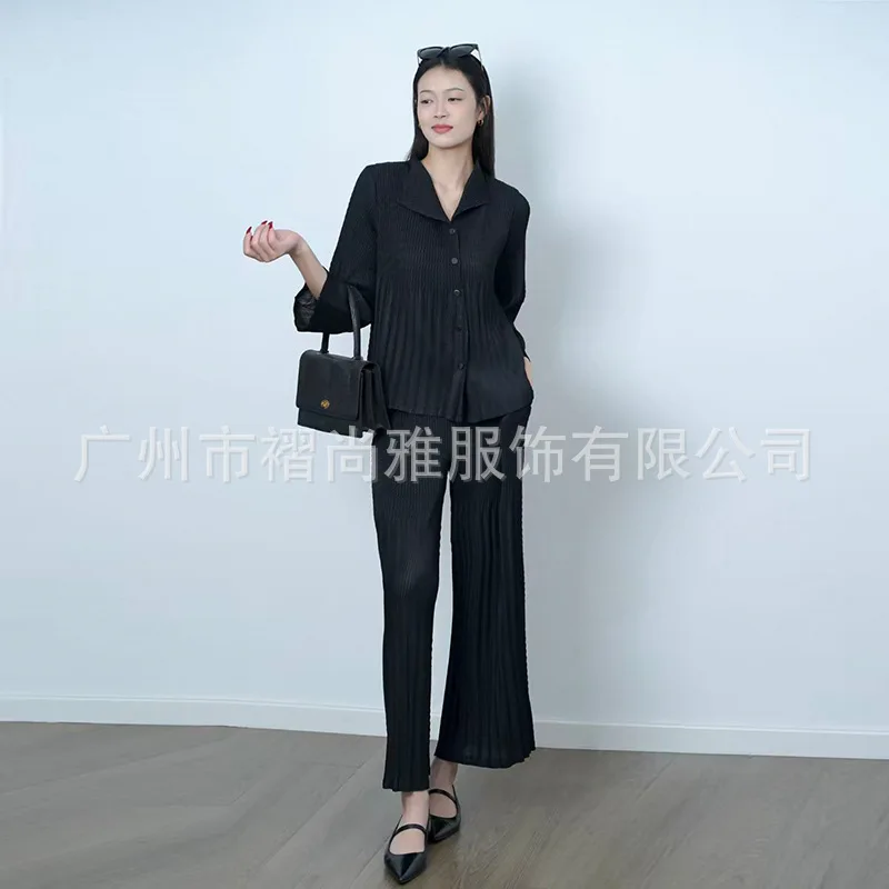 Costume plissé Miyake 2026 Printemps-Été Nouveau Costume Grande Taille Femme d'Âge Moyen Plissé Confortable Mode Décontracté Deux Pièces