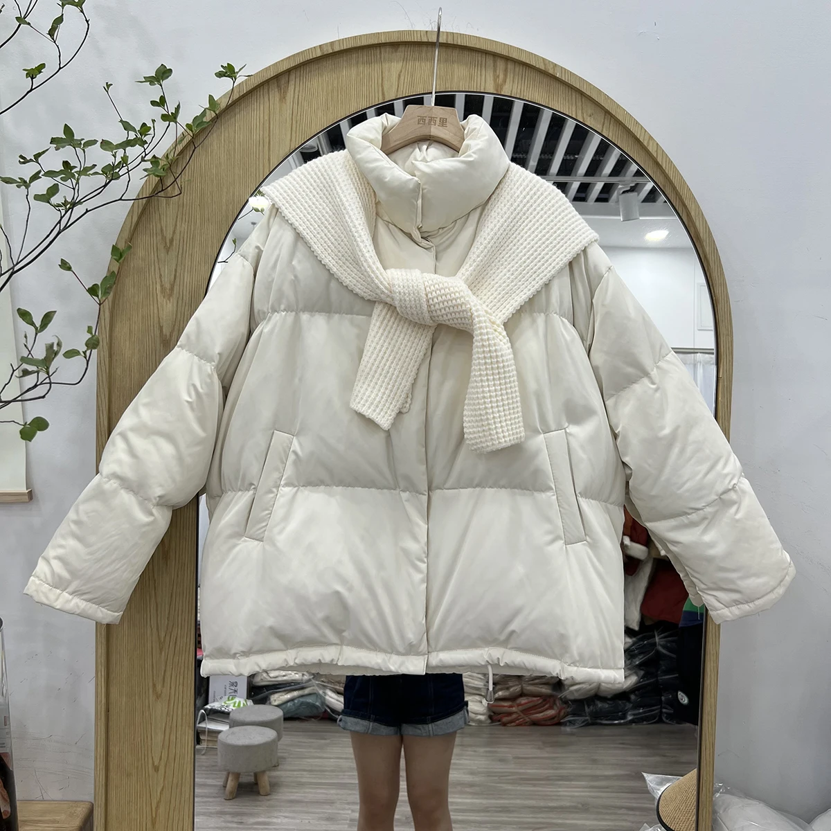 2024 New Women's Short Down Jacket Korean Version Stand Collar Knitted Scarf Shawl Loose Casual Outwear White Duck Down Jackets