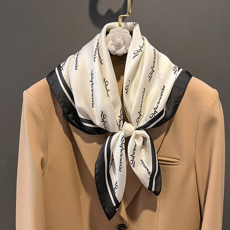 2022 popolare stampa seta sensazione sciarpa quadrata 70cm primavera fazzoletto da collo scialle avvolgere Hijab capelli femminili mano polso Foulard Bandana