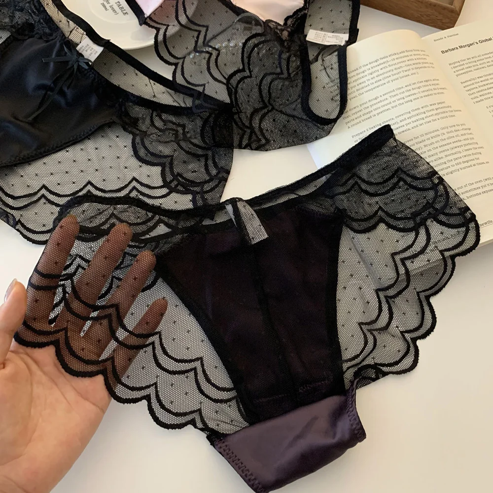 Women's Panties Sexy Lace Jacquard Pattern Underwear Low-Rise Comfortable Ventilate Underpants Comfortable Fabric