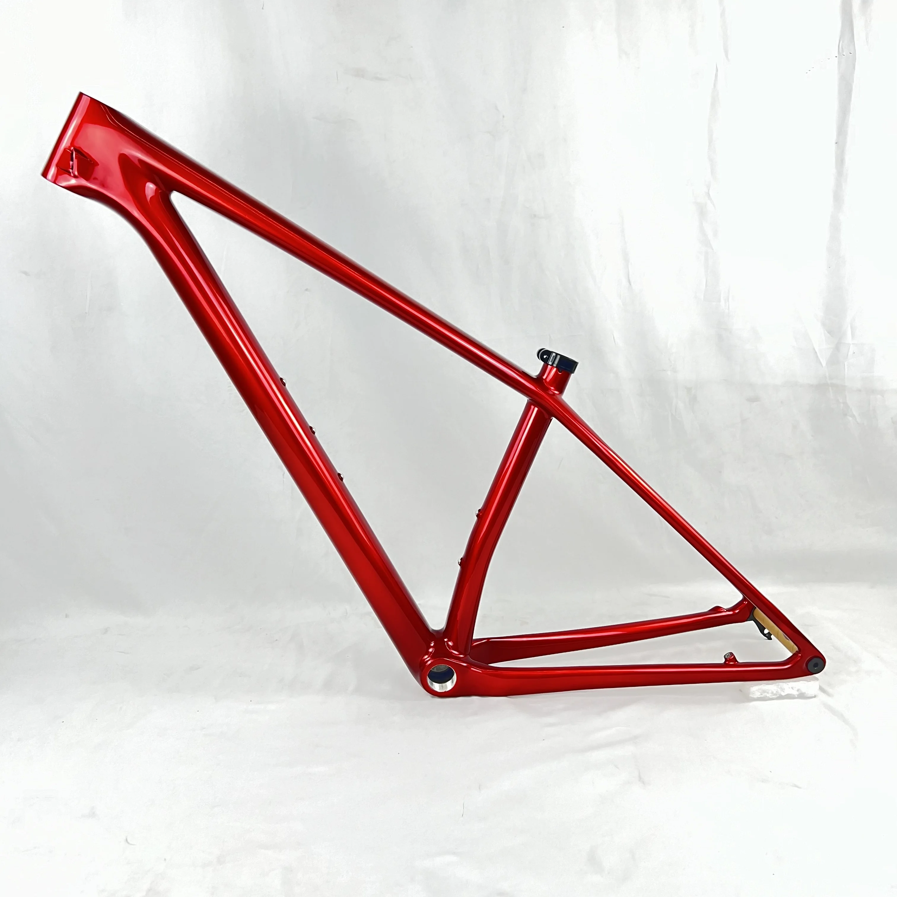 

Рама горного велосипеда из карбона, хардтейл, 148*12 Boost