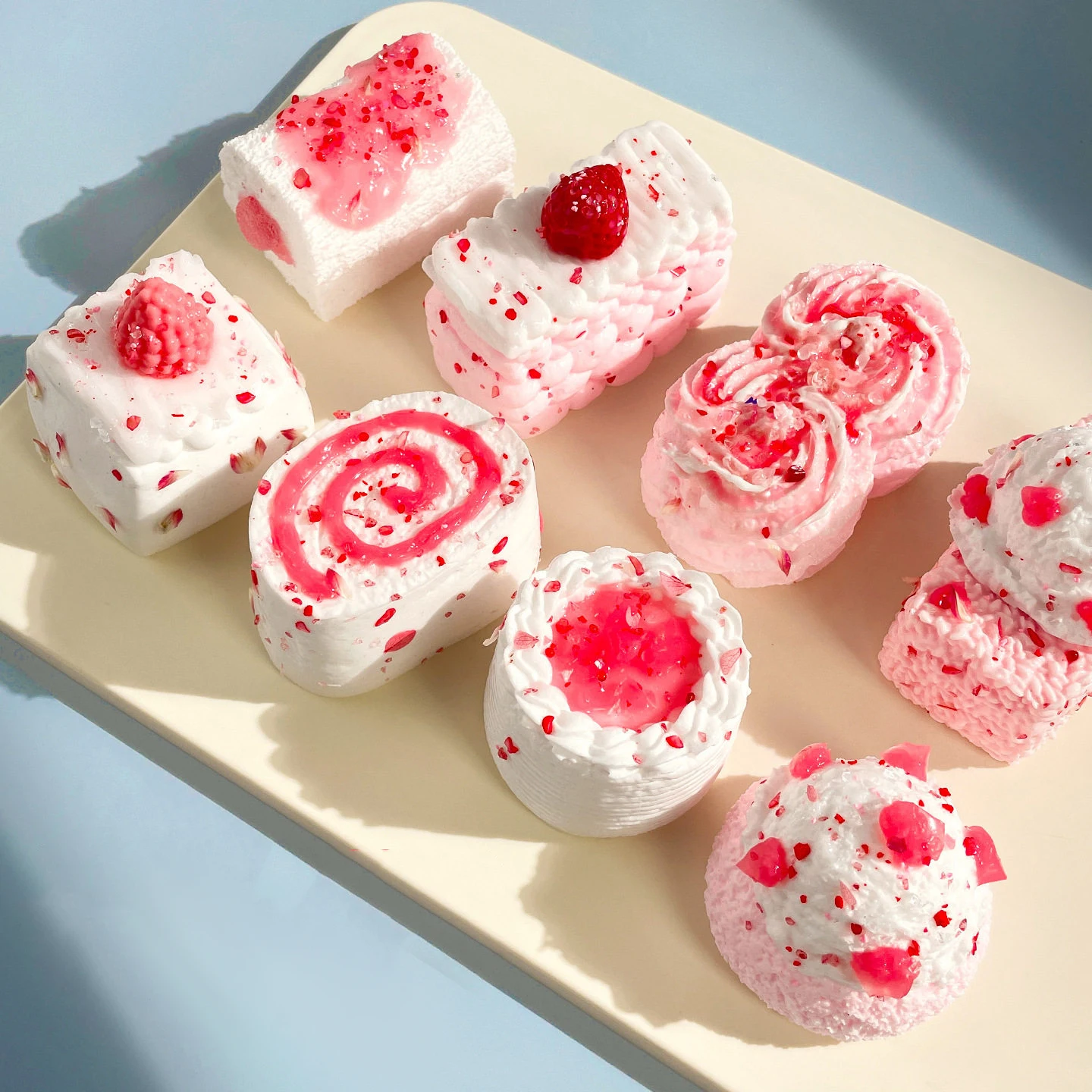 Silicoco Dessert Series Strawberry White Chocolate Swiss Roll Squishy Toy Fidget Squeeze Anti‑stress Soft Showcase #Nulala200031