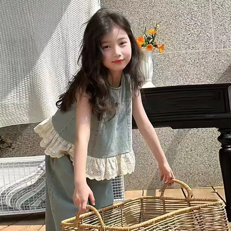 

Girls' Summer Denim Vest with Lace Trim Set2026New stylish sleeveless two-piece set for baby girls