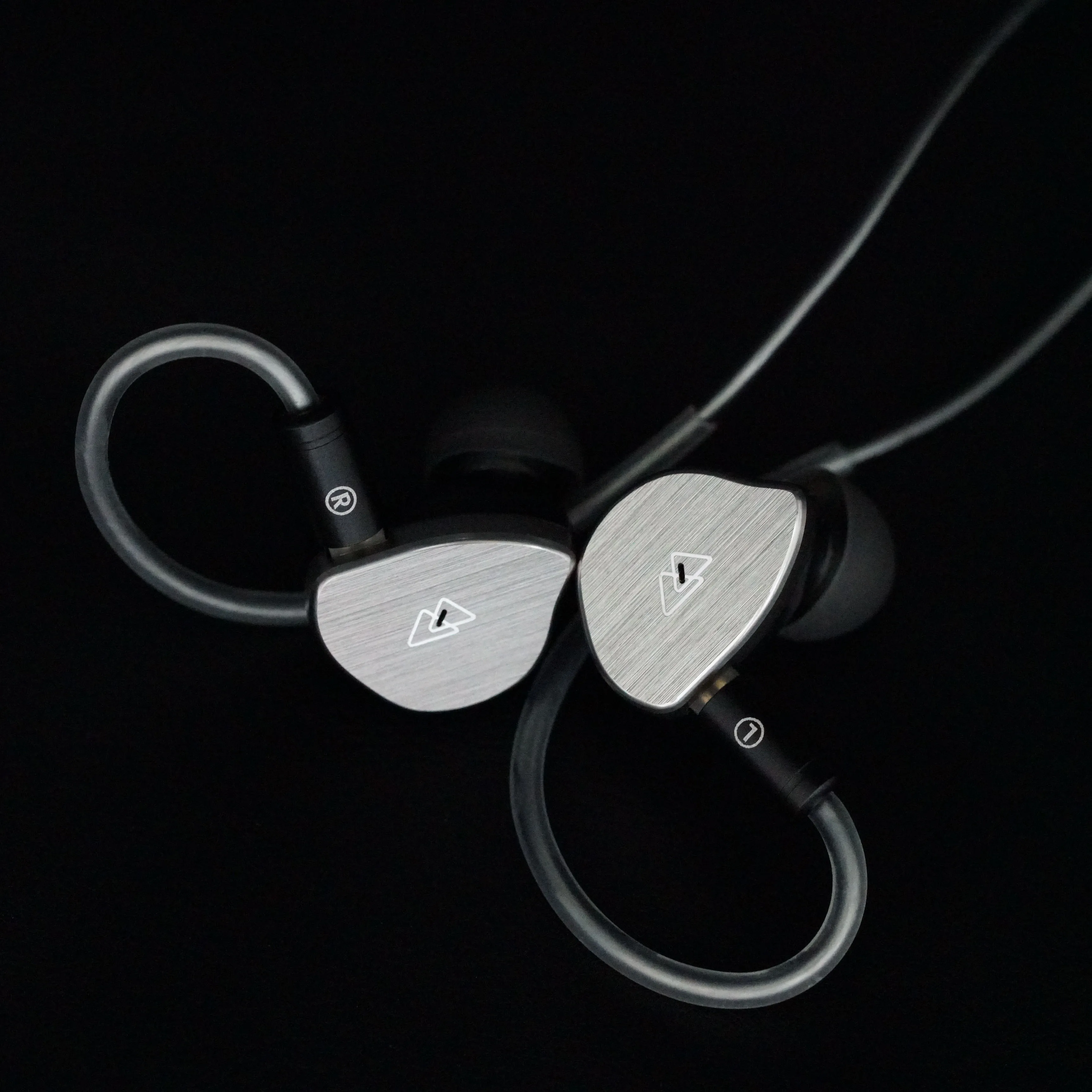 Bqeyz Bq10 12mm Pet Dynamic Driver In-ear Earphones Hifi Wired Iem Gaming Earbuds 0.78mm 2pin Detachable Silver-plated Ofc Cable