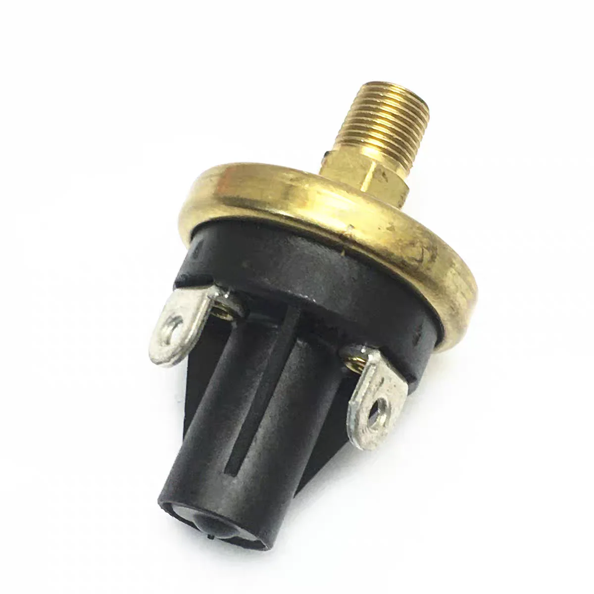 1pcs 100% 84197644 suitable for agricultural machinery harvesters tractors 3-pin short normally open normally closed pressure se